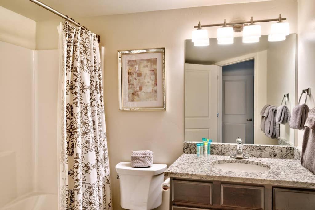 6H Spacious Redcliff Condo, Pool & Hot Tub Moab Exterior photo