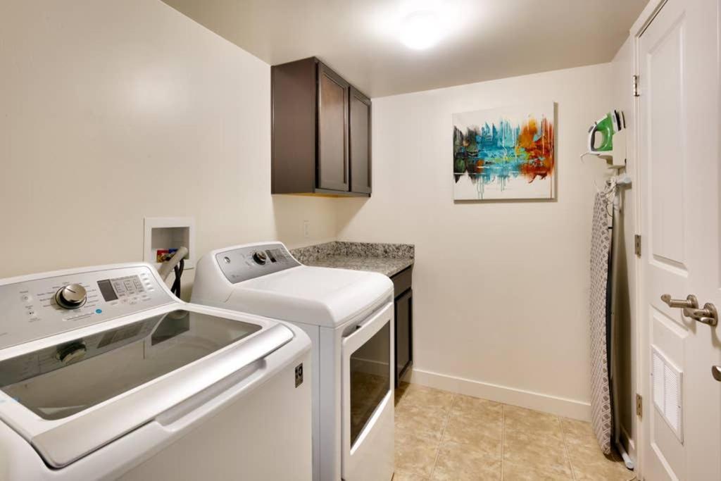 6H Spacious Redcliff Condo, Pool & Hot Tub Moab Exterior photo